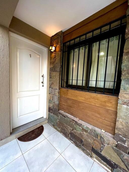 Hermoso departamento en complejo residencial Mendoza Exterior foto